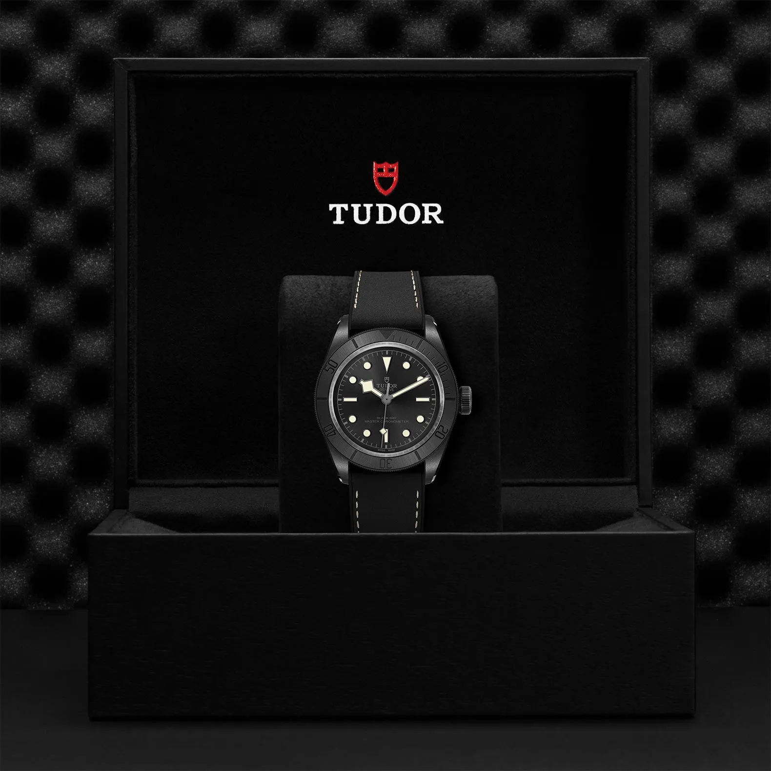Black Bay Ceramic, 41mm ceramic case, Hybrid leather and rubber strap