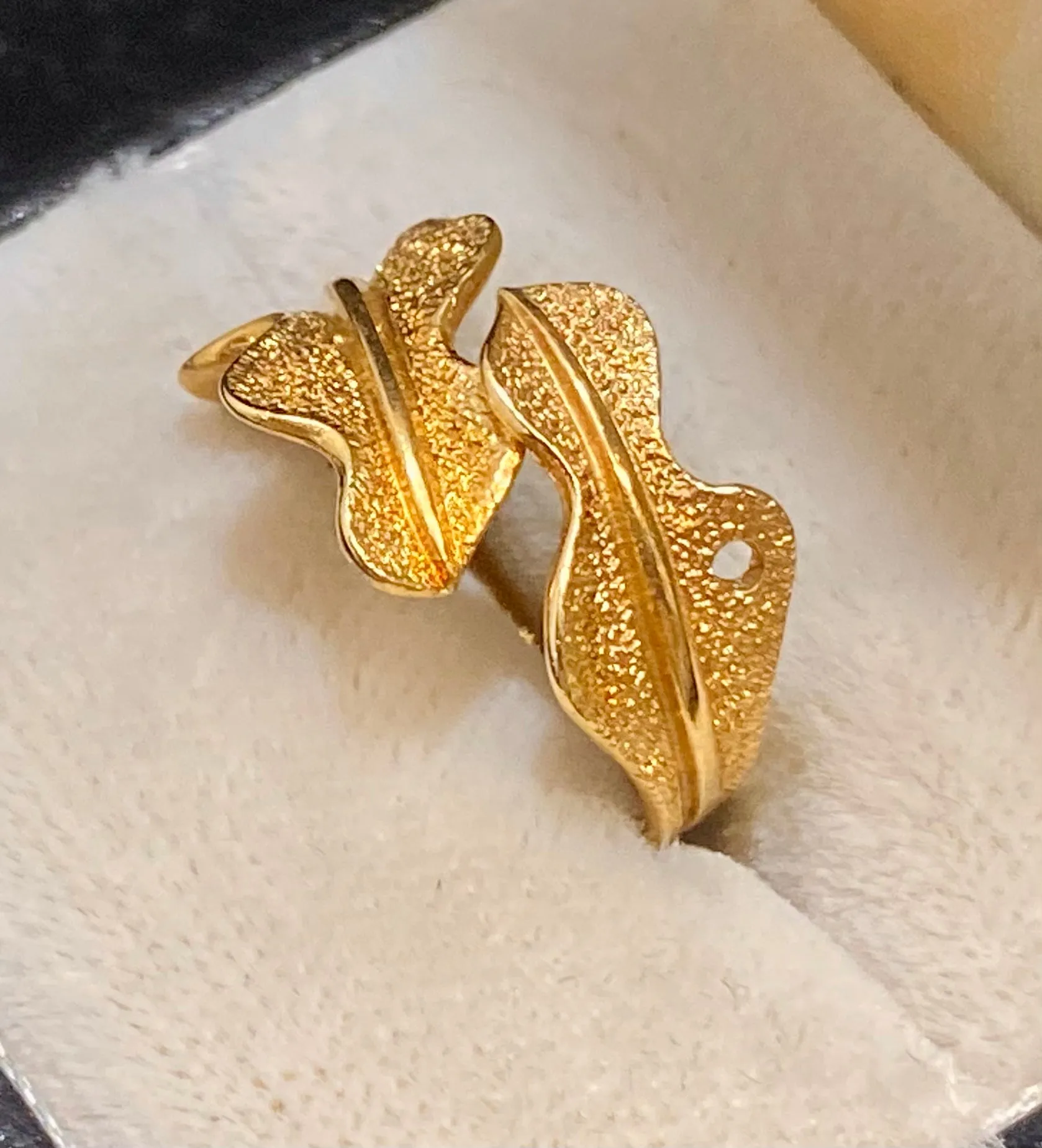 Buccellati-style 18K Yellow Gold Intricate Leaf Design Ring - $3K Appraisal Value w/CoA}