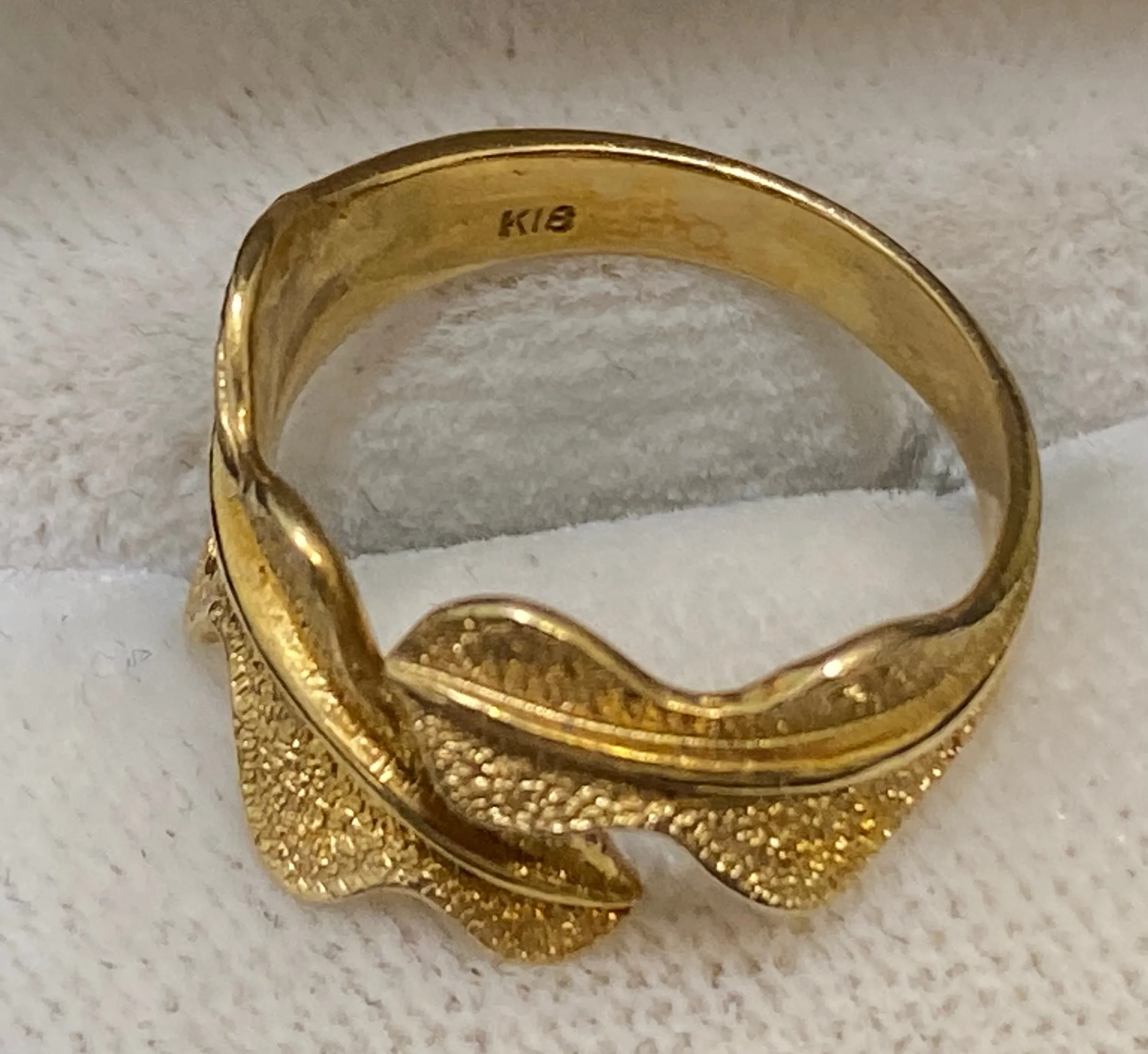 Buccellati-style 18K Yellow Gold Intricate Leaf Design Ring - $3K Appraisal Value w/CoA}