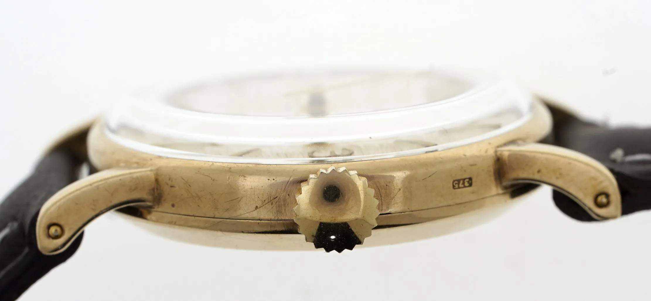 DELUXE SMITHS 9CT GOLD BRITISH RAIL WRISTWATCH IN GOOD CONDITION WITH PATTERNED DIAL 1966
