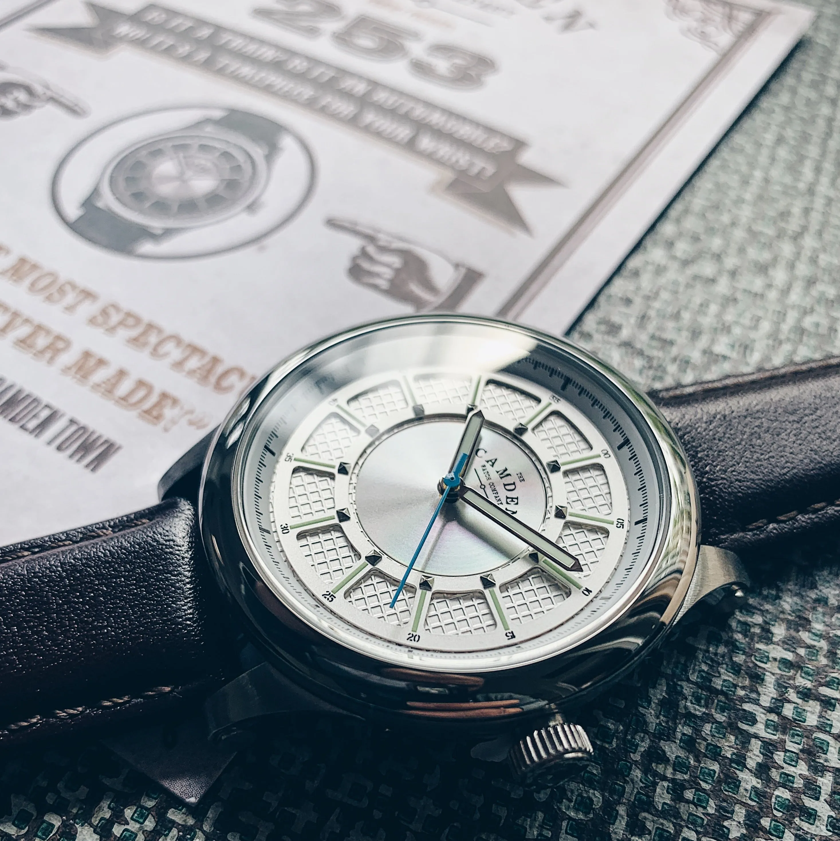 No.253 Brown and Steel