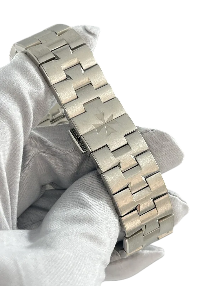 Vacheron Constantin Overseas Perpetual Calendar Extra Thin 18K White Gold Men's Watch